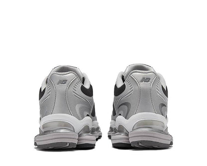New Balance 2000 "Silver Metallic"