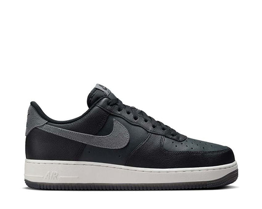 Nike Air Force 1 '07 LV8