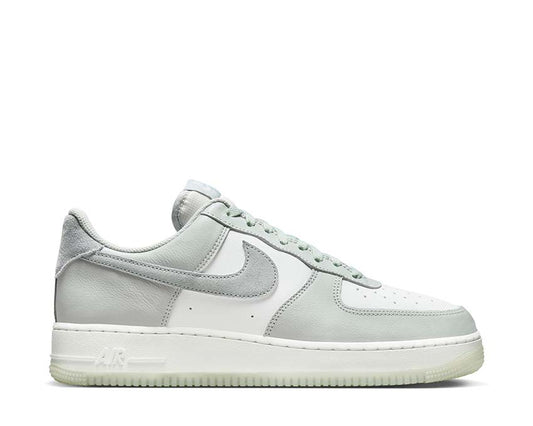 Nike Air Force 1 '07 LV8