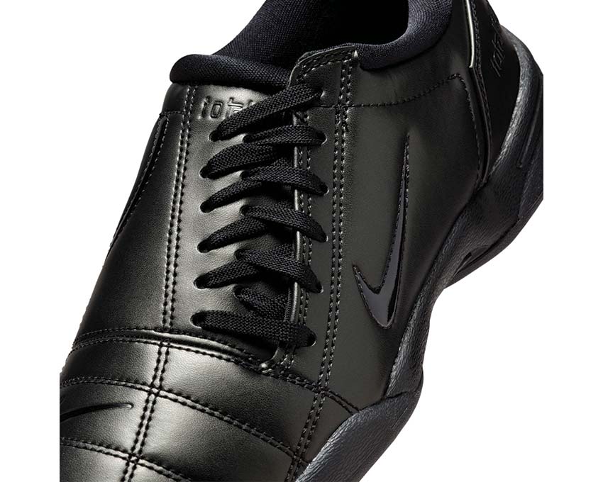 Nike Total 90 W "Total Black"