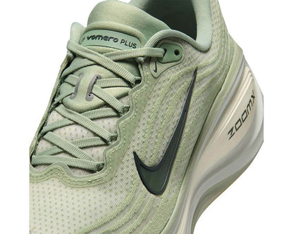 Nike Vomero Plus "Jade Horizon"