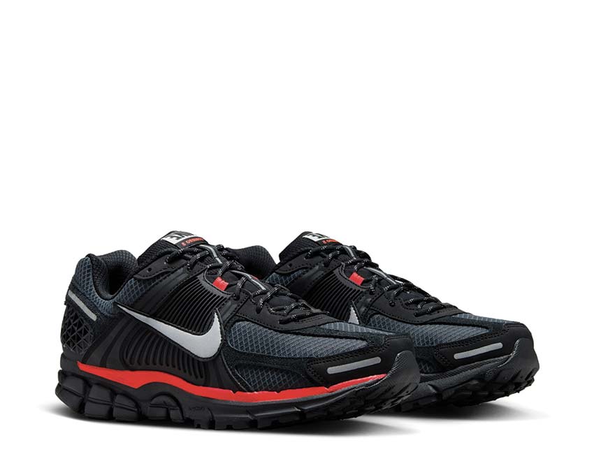 Nike Zoom Vomero 5 "Bred"