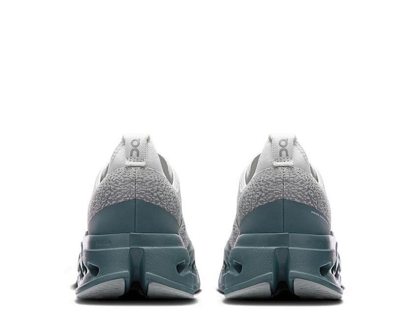 On Cloudsurfer Max "Iceberg"