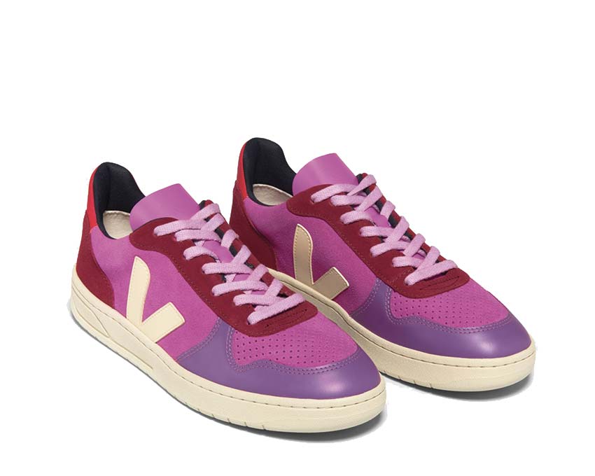 Veja V-10 Suede