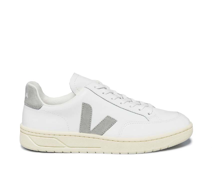 Veja V-12 Leather