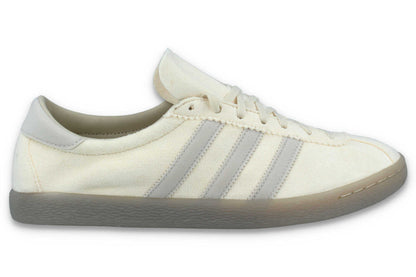 Tobacco green