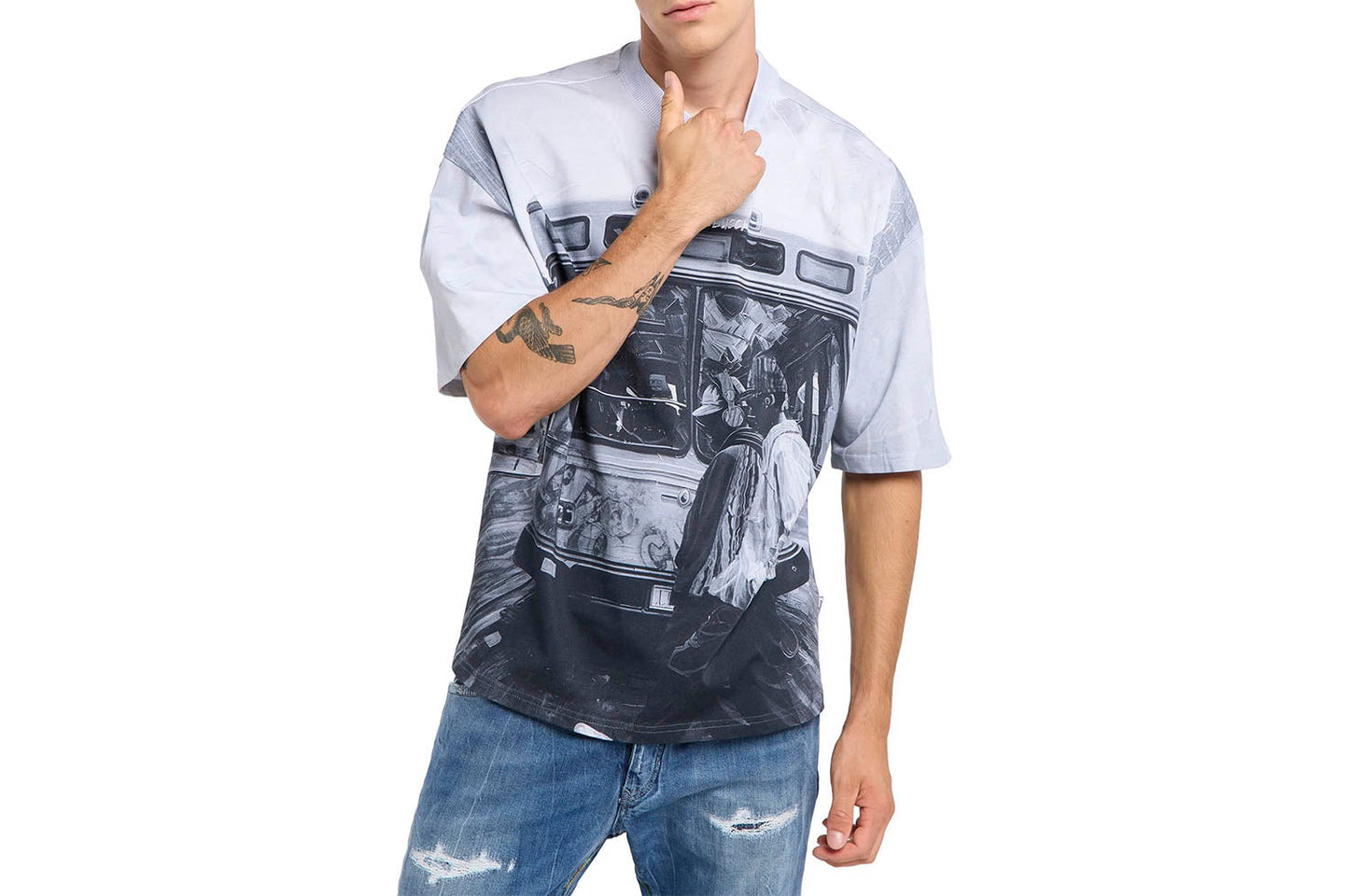 Oversize T-Shirt - Impression of Carlo
