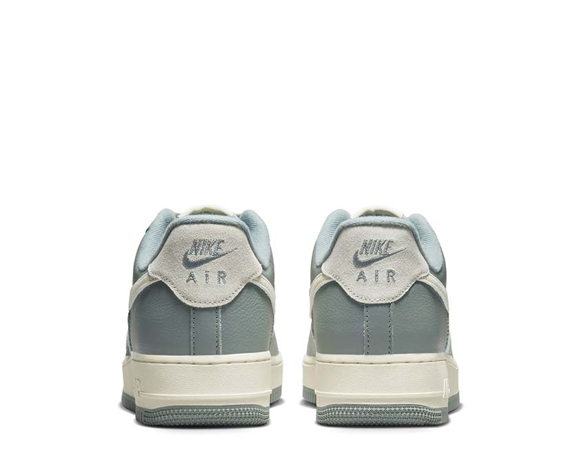 Nike Air Force 1 07 LX