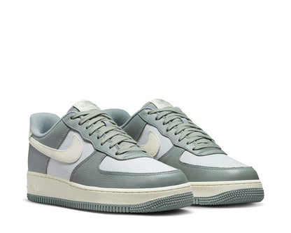 Nike Air Force 1 07 LX