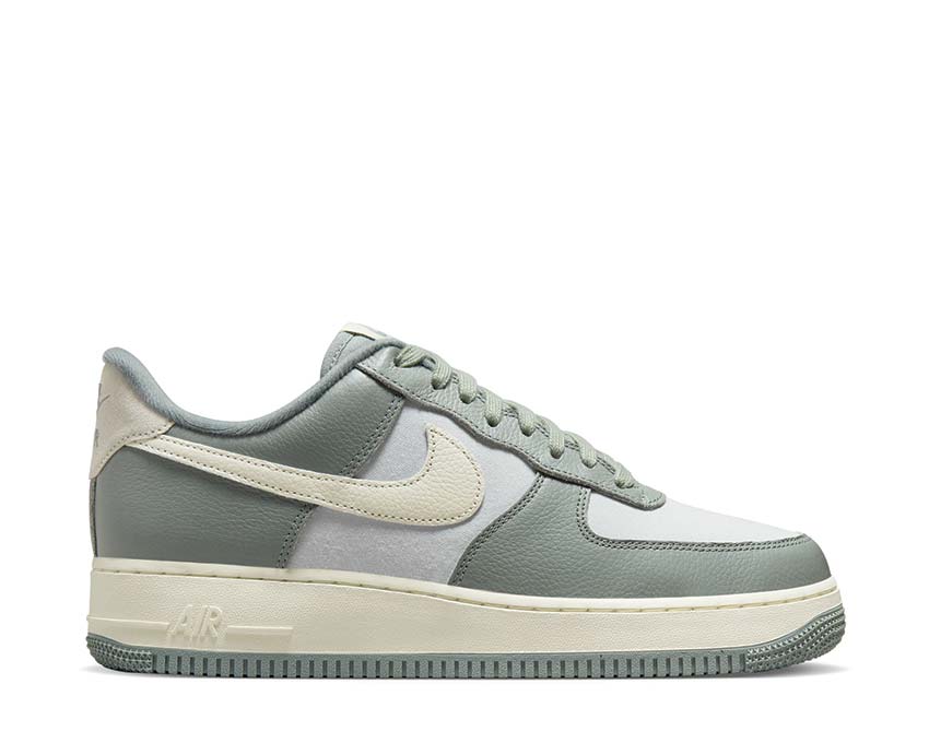Nike Air Force 1 07 LX