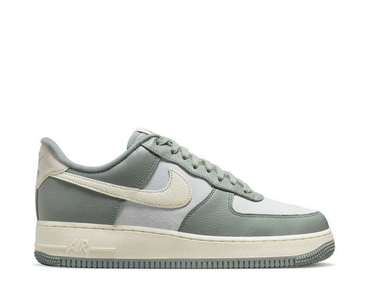 Nike Air Force 1 07 LX