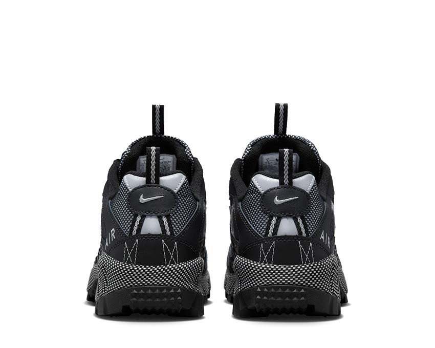 Nike Air Humara QS