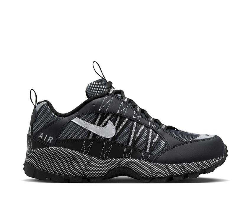 Nike Air Humara QS